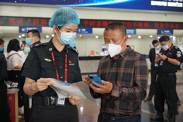 1647332473875481.jpg 綿陽機場開展“3﹒15”國際消費者權(quán)益日宣傳活動2.jpg