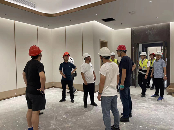 1658108808501621.jpeg T2航站樓建設項目裝飾裝修工程通過預驗收.jpeg