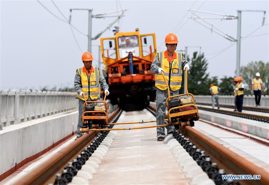 CHINA-ANHUI-ZHENGZHOU-FUYANG RAILWAY-TRACK LAYING (CN)