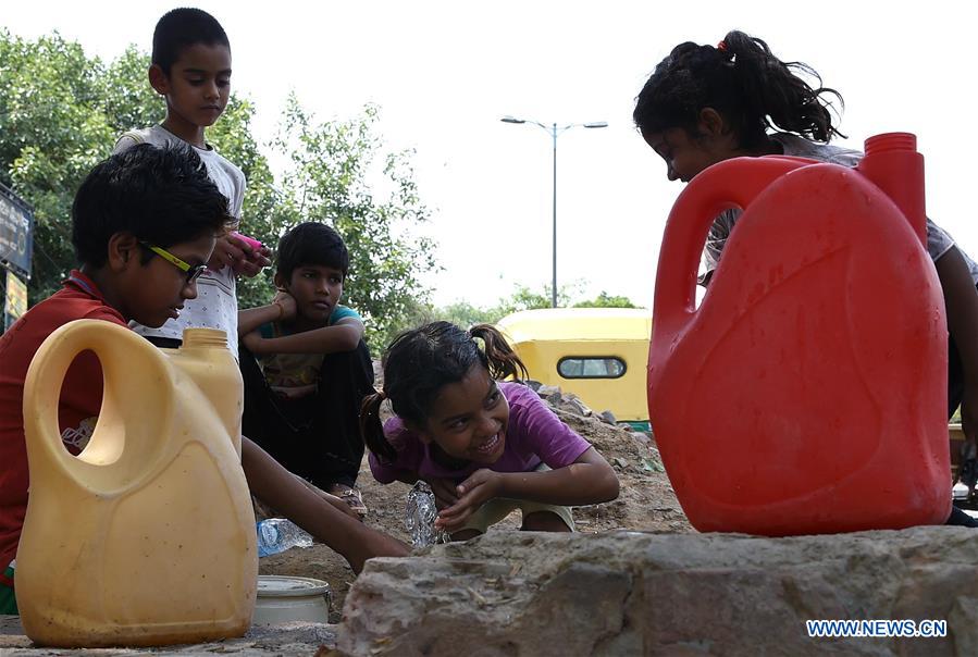 INDIA-NEW DELHI-HIGH TEMPERATURE