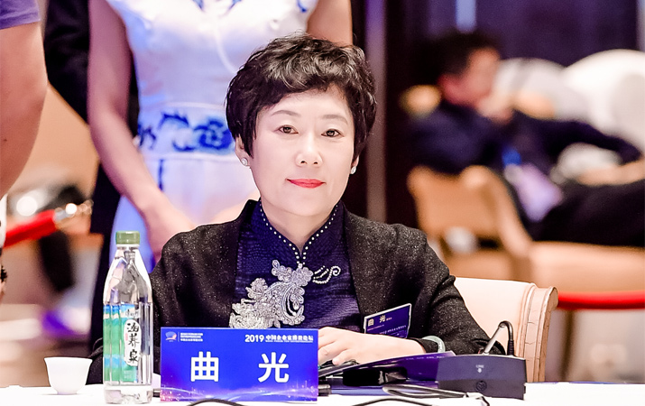 曲光：高效、成熟的私人銀行對國家和社會有積極的意義