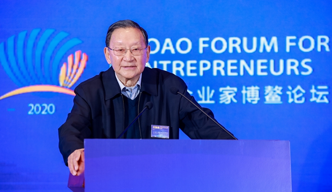 中國科學(xué)院院士，國際歐亞科學(xué)院院士，中國地源熱泵產(chǎn)業(yè)聯(lián)盟名譽理事長汪集暘演講