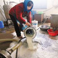 奶業(yè)困局，路在何方？