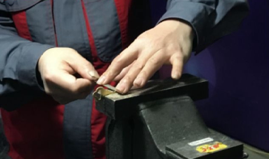 徒手配鑰匙、冰火焊鋼管&hellip;&hellip;這些航天工匠們的超群技藝令人嘆服！