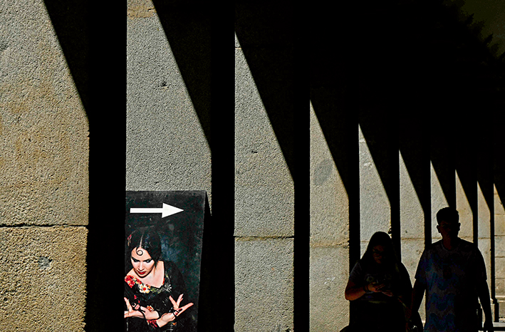 2023 年 5 月 24 日,在吉尔吉斯斯坦比什凯克,西班牙国家弗拉门戈舞蹈团的演员表演舞剧《罗密欧与朱丽叶》 2023 年 5 月 24 日,在吉尔吉斯斯坦比什凯克,西班牙国家弗拉门戈舞蹈团的演员表演舞剧《罗密欧与朱丽叶》