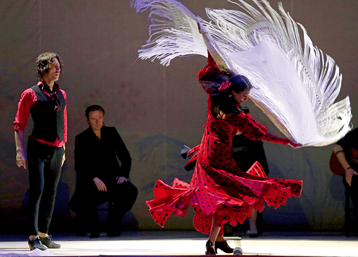 从吉普赛营地到世界舞台：弗拉门戈的流亡与重生