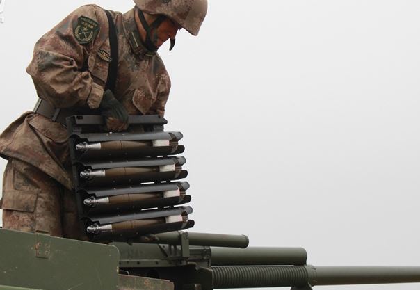 見過給火炮壓彈夾嗎？