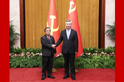 李希同老撾人革黨中央政治局委員、中央紀(jì)委書記、國(guó)家監(jiān)察總署署長(zhǎng)坎潘舉行會(huì)談