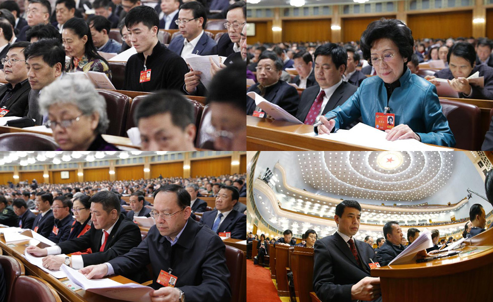 會(huì)場內(nèi)的委員們