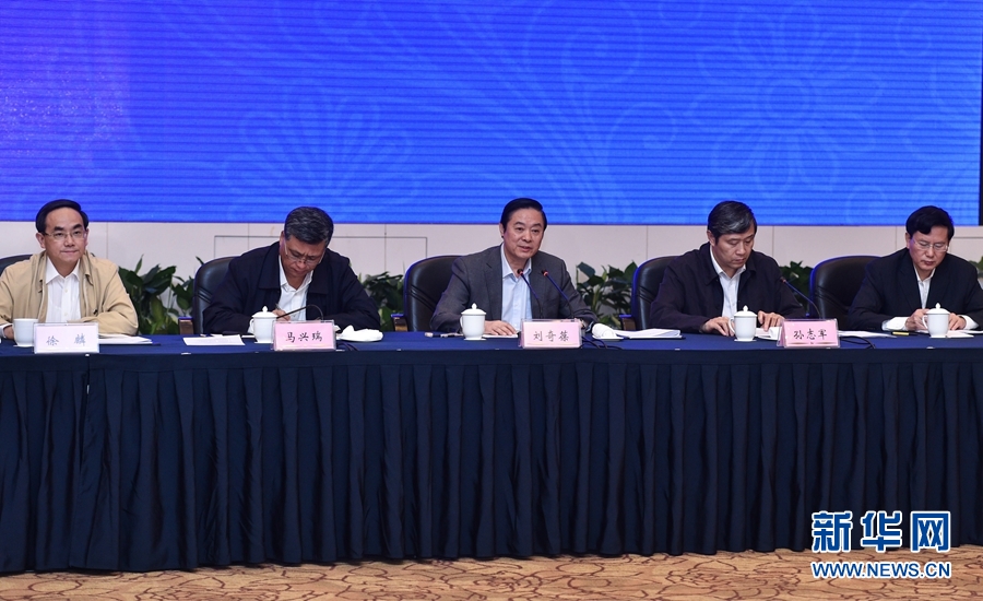 5月12日，中宣部在深圳召開(kāi)以新發(fā)展理念引領(lǐng)文化改革發(fā)展座談會(huì)。中共中央政治局委員、中央書(shū)記處書(shū)記、中宣部部長(zhǎng)劉奇葆出席會(huì)議并講話。新華社記者 毛思倩 攝