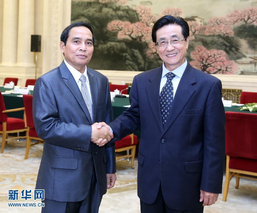 7月7日，中共中央書記處書記、中央紀(jì)委副書記趙洪祝在北京同老撾人民革命黨中央政治局委員、中央紀(jì)委書記、政府副總理本通率領(lǐng)的老撾人民革命黨代表團(tuán)舉行工作會(huì)談。新華社記者 姚大偉 攝 