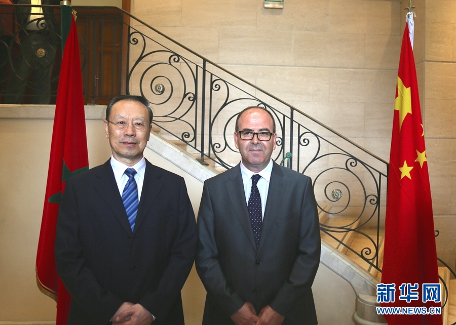 9月19日，在摩洛哥首都拉巴特，中共中央書記處書記、全國(guó)政協(xié)副主席杜青林（左）會(huì)見摩洛哥參議長(zhǎng)本希馬。應(yīng)摩洛哥參議院邀請(qǐng)，中共中央書記處書記、全國(guó)政協(xié)副主席杜青林于18日至20日率中共代表團(tuán)訪摩，分別會(huì)見政府首腦本·基蘭、參議長(zhǎng)本希馬、真實(shí)性與現(xiàn)代黨總書記奧馬里等。新華社記者劉鍇攝