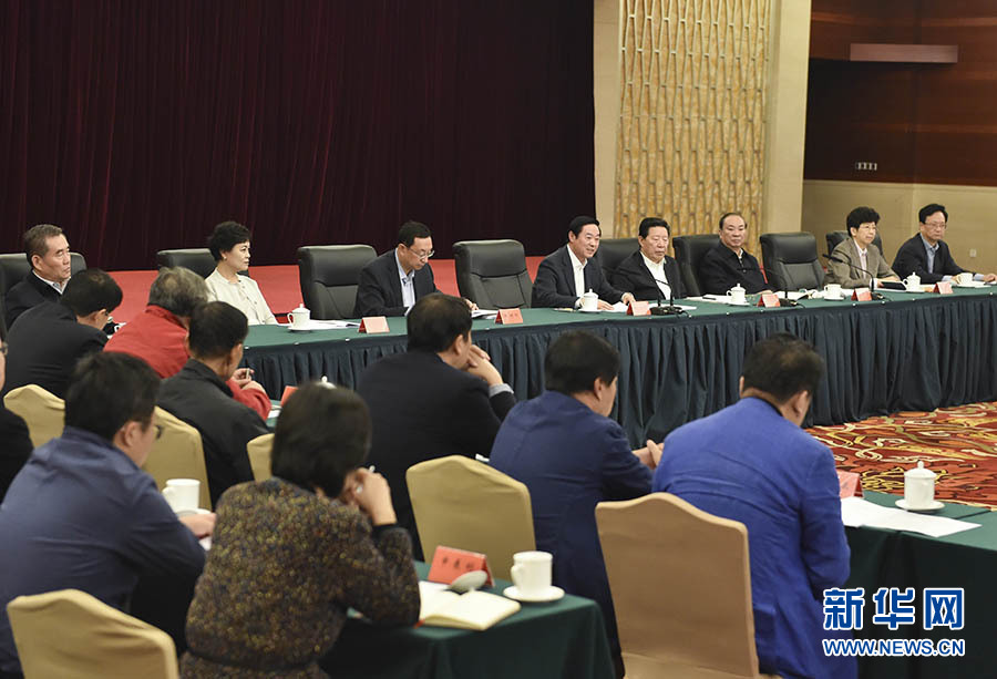 10月10日，在習(xí)近平總書記主持召開文藝工作座談會(huì)并發(fā)表重要講話兩周年之際，中宣部在北京召開繁榮文藝創(chuàng)作經(jīng)驗(yàn)交流會(huì)。中共中央政治局委員、中央書記處書記、中宣部部長劉奇葆出席會(huì)議并講話。新華社記者高潔攝