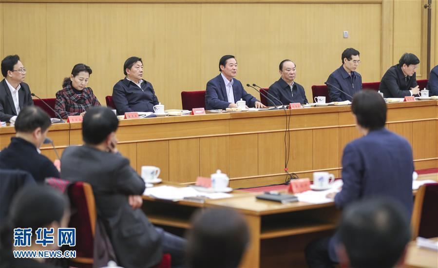 3月17日，中共中央政治局委員、中央書(shū)記處書(shū)記、中宣部部長(zhǎng)劉奇葆在北京出席中華優(yōu)秀傳統(tǒng)文化傳承發(fā)展工作座談會(huì)。 新華社記者丁林?jǐn)z