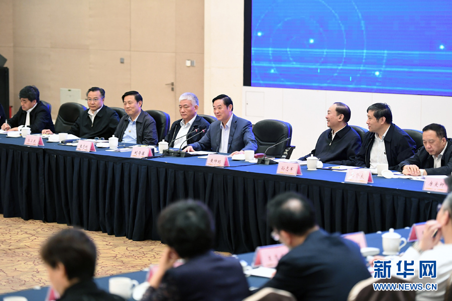 5月11日，中宣部在深圳召開深化文化體制改革座談會。中共中央政治局委員、中央書記處書記、中宣部部長劉奇葆出席會議并講話。 新華社記者張領(lǐng) 攝