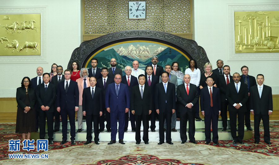 6月7日，中共中央政治局常委、中央書記處書記劉云山在北京會(huì)見金磚國(guó)家媒體高端論壇的媒體代表。新華社記者 謝環(huán)馳 攝