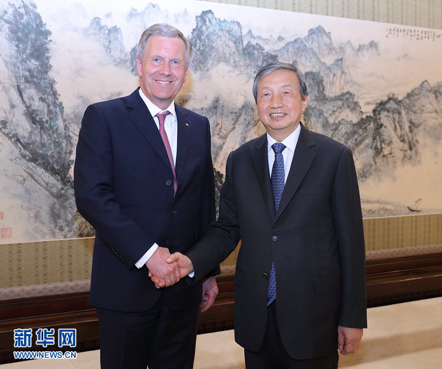 6月13日，國務院副總理馬凱在北京中南海紫光閣會見德國前總統(tǒng)、全球中小企業(yè)聯(lián)盟全球主席武爾夫。 新華社記者 王曄 攝 