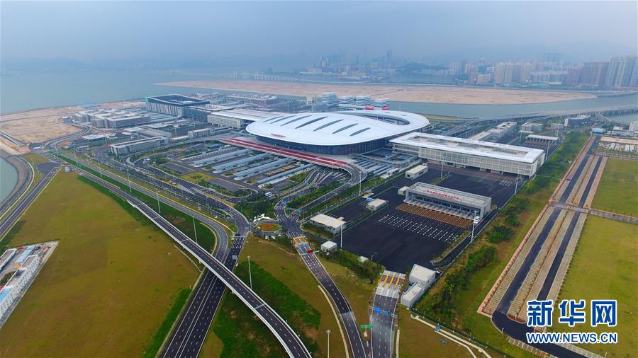 (新華視點(diǎn)·圖片版)(2)港珠澳大橋正式通車(chē)