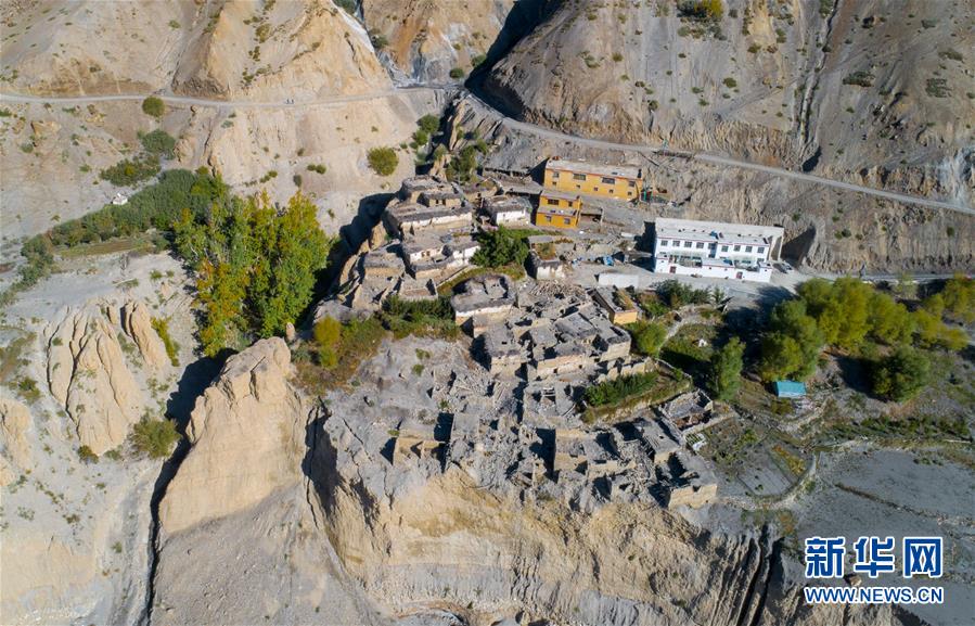 (新華全媒頭條·圖文互動(dòng))(1)西藏阿里楚松村“四代房”:中國(guó)邊陲巨變的縮微影像