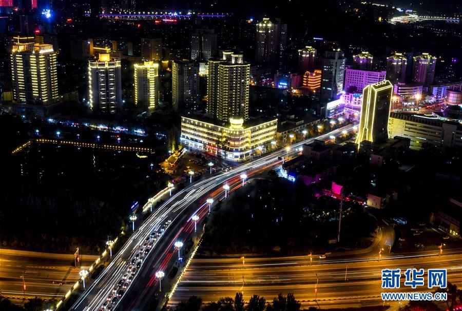 (兩會(huì)前夕看落實(shí)·圖文互動(dòng))(1)牢記囑托增進(jìn)民族團(tuán)結(jié) 凝心聚力建設(shè)美麗新疆——新疆落實(shí)習(xí)近平總書(shū)記全國(guó)兩會(huì)重要講話精神紀(jì)實(shí)