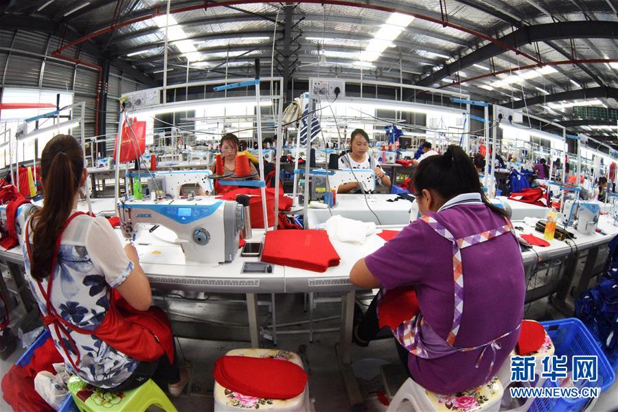 （壯麗70年&middot;奮斗新時(shí)代&middot;圖文互動）（8）奮進(jìn)的阿妹戚托&mdash;&mdash;貴州三寶彝族鄉(xiāng)整鄉(xiāng)搬遷見聞