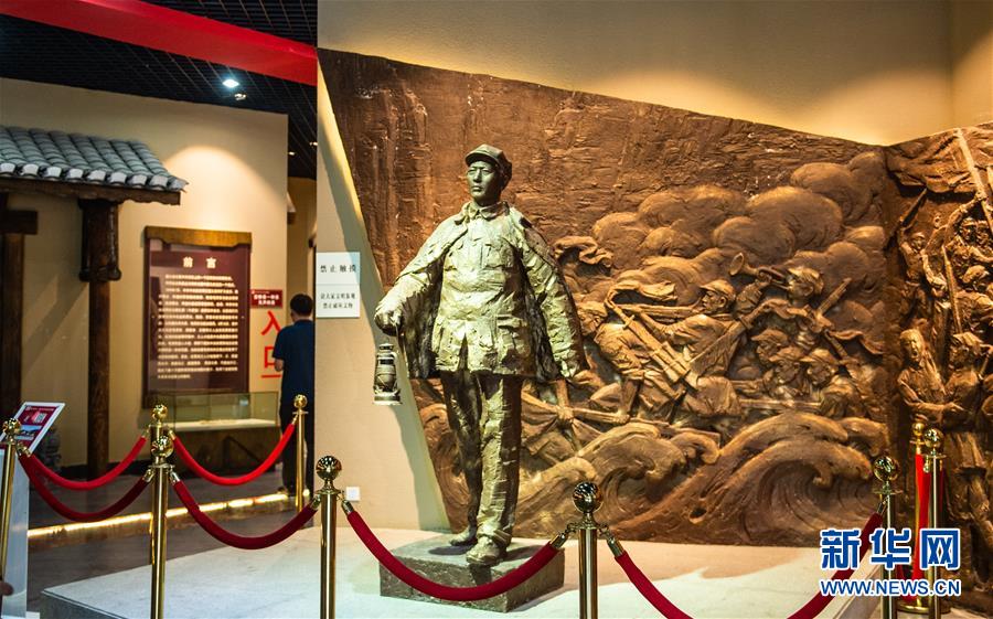 （壯麗70年·奮斗新時代——記者再走長征路·圖文互動）（1）長征路上，那一盞盞馬燈