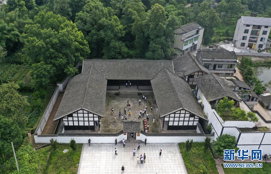 (壯麗70年·奮斗新時(shí)代——記者再走長(zhǎng)征路·圖文互動(dòng))(2)一塊懷表的革命傳承:給王良將軍的一封信