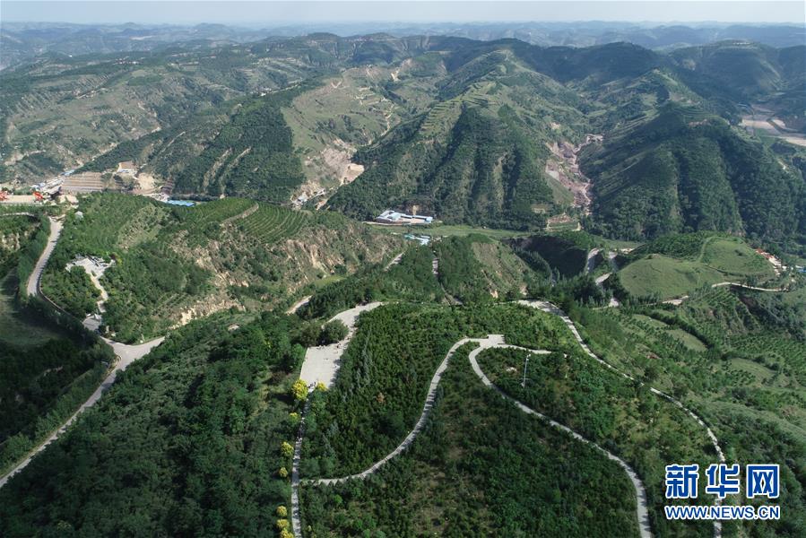 （新華全媒頭條·壯麗70年·奮斗新時代——記者再走長征路·圖文互動）（8）紅星，從這里照耀中國——陜北見證中國革命的歷史轉(zhuǎn)折