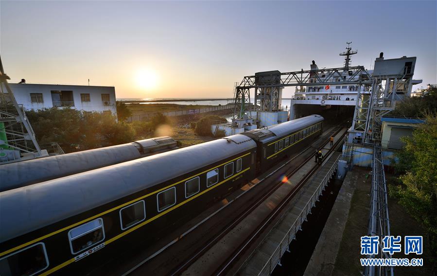 （壯麗70年·奮斗新時(shí)代——共和國(guó)發(fā)展成就巡禮）（11）人暢其行、貨暢其流——共和國(guó)交通運(yùn)輸業(yè)發(fā)展成就巡禮