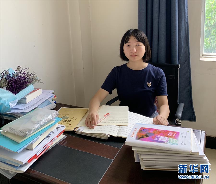 （在習近平新時代中國特色社會主義思想指引下——新時代新作為新篇章·總書記關(guān)心的百姓身邊事·圖文互動)（2）“我走進大山，是為了讓你走出大山”——大學生支教故事