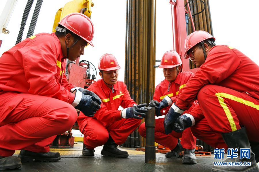 (圖文互動)(5)當好標桿旗幟 建設百年油田——寫在大慶油田發(fā)現(xiàn)60周年之際