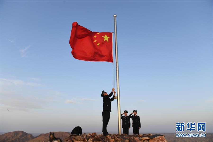 （愛(ài)國(guó)情 奮斗者&middot;圖文互動(dòng)）（13）印刻在戈壁上的名字