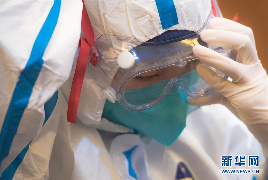 (新華全媒頭條·圖文互動(dòng))(5)凡人亦英雄——連線一線醫(yī)護(hù)人員