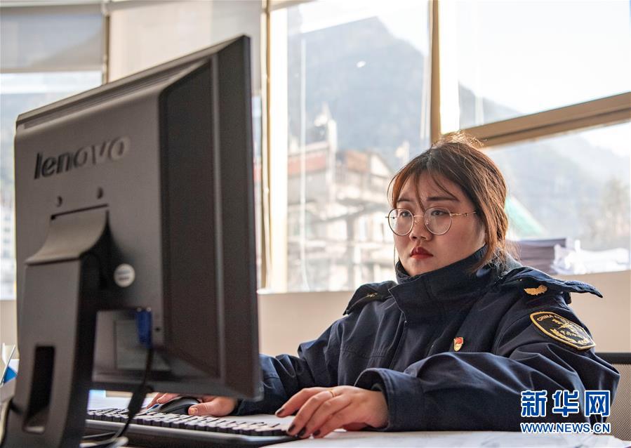 (新春走基層·圖文互動)(6)邊境口岸靜候春天