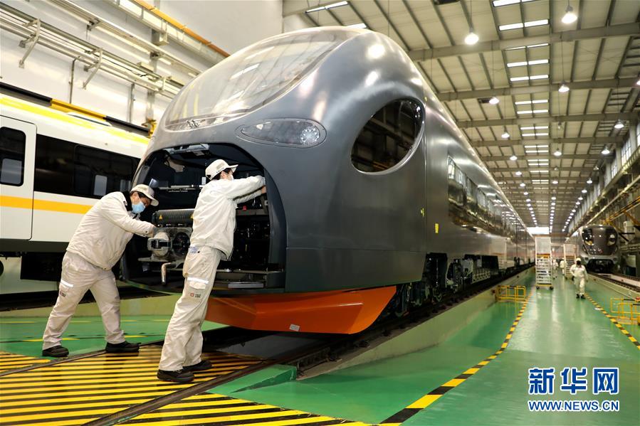 （圖文互動(dòng)）（6）吃粉擼串，商圈&ldquo;打卡&rdquo;，動(dòng)車(chē)出廠(chǎng)&mdash;&mdash;湖南&ldquo;標(biāo)簽&rdquo;復(fù)蘇記