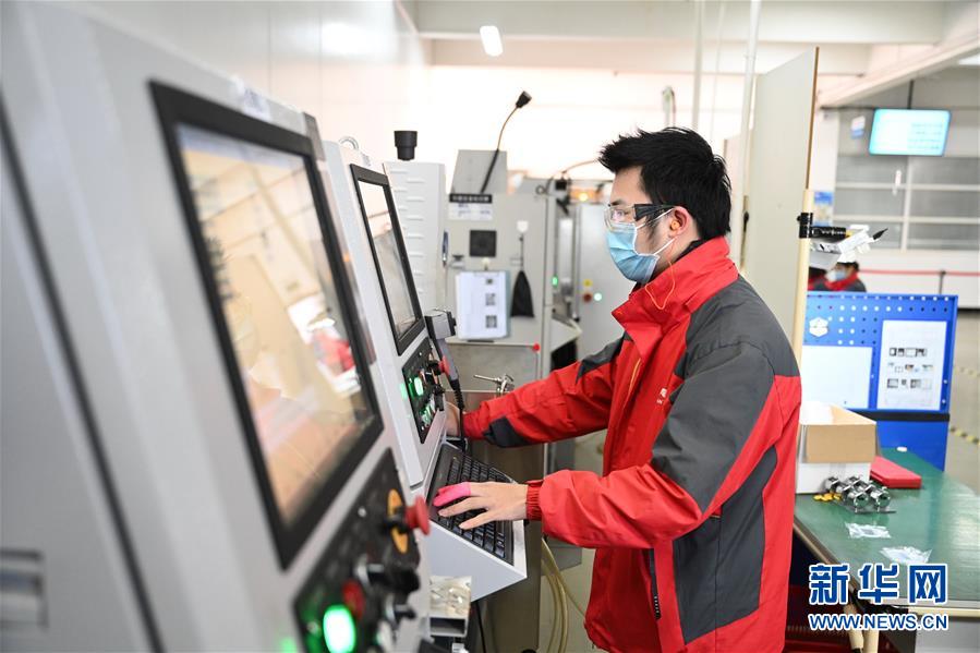 （來(lái)自經(jīng)濟(jì)前沿的故事&middot;企業(yè)復(fù)工復(fù)產(chǎn)&middot;圖文互動(dòng)）（7）&ldquo;危機(jī)中發(fā)現(xiàn)新商機(jī)&rdquo;&mdash;&mdash;中國(guó)科技制造企業(yè)復(fù)工復(fù)產(chǎn)觀察