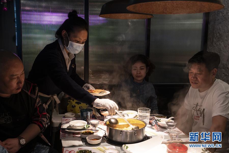 (圖文互動)(3)火鍋與分餐制“同行”——四川成都餐飲新風尚觀察