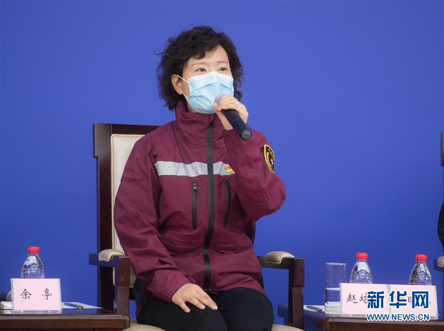 （聚焦疫情防控&middot;圖文互動(dòng)）（5）分秒必爭(zhēng)！一切為了治病救人&mdash;&mdash;中國抗疫生命至上的生動(dòng)實(shí)踐