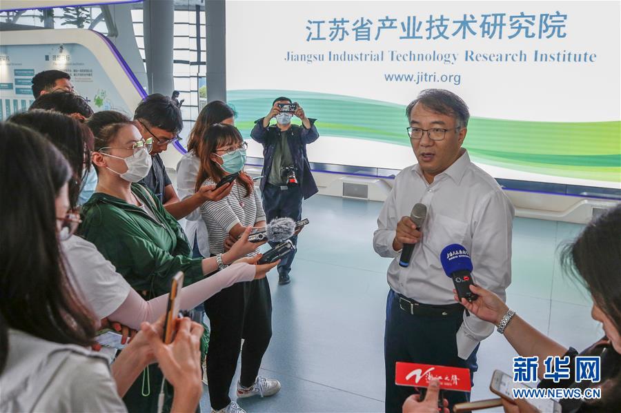 (行進長三角·圖文互動)(8)創(chuàng)新轉(zhuǎn)型找燃點 研究院來了項目經(jīng)理