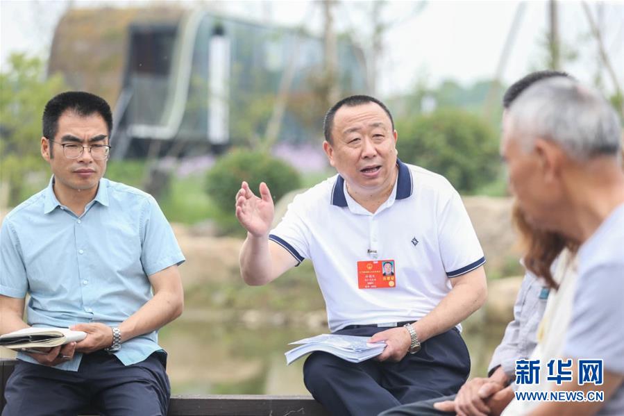 （新華全媒頭條·兩會精神看落實·圖文互動）（2）整體謀劃、系統(tǒng)升級、全面提升——落實全國兩會精神織牢織密公共衛(wèi)生防護網(wǎng)