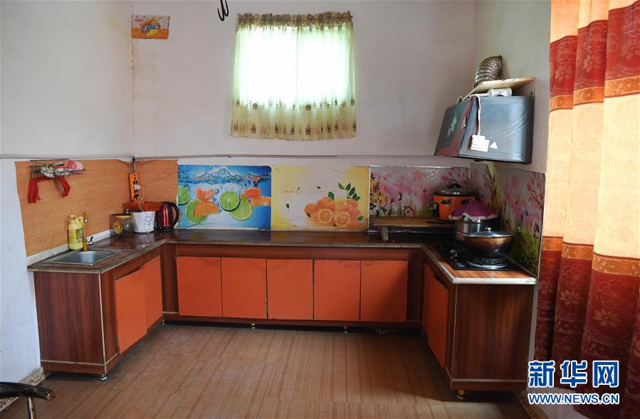 (決戰(zhàn)決勝脫貧攻堅·聚焦三區(qū)三州·圖文互動)(5)安居房里的新物件