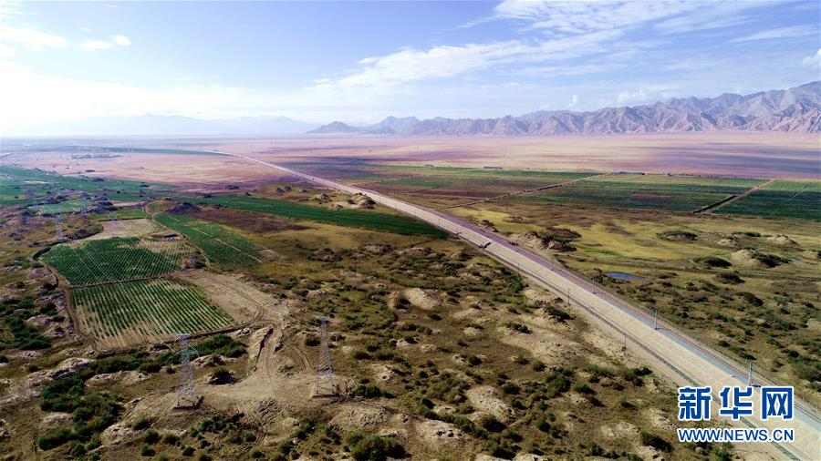 (圖文互動(dòng))(3)格庫(kù)鐵路青海段正式開(kāi)通運(yùn)營(yíng)