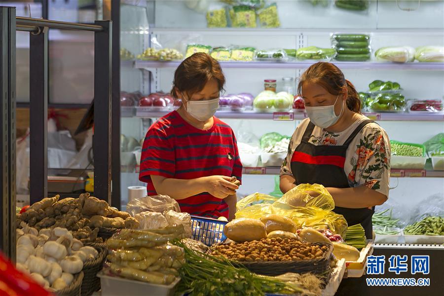 （圖文互動）（3）告別臟亂，留住溫情&mdash;&mdash;上海鬧市小菜場見聞