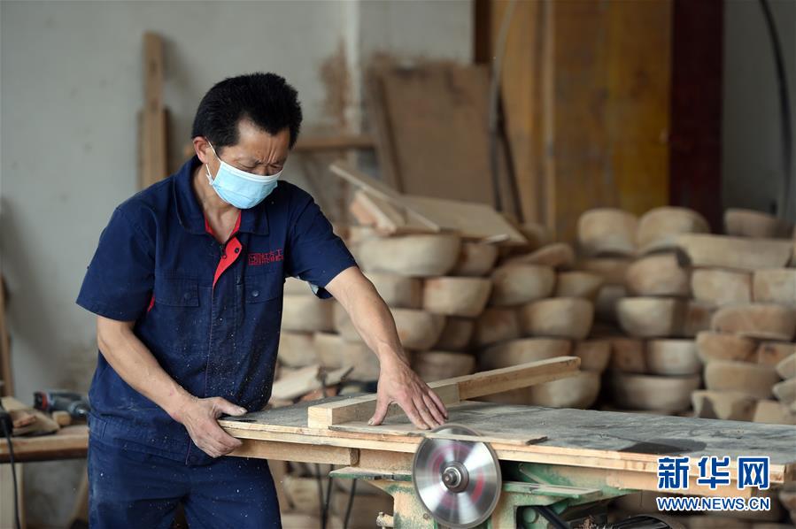  （新華全媒頭條&middot;圖文互動(dòng)）（5）青春，在希望的田野上&mdash;&mdash;大別山區(qū)尋訪&ldquo;城歸&rdquo;大學(xué)畢業(yè)生