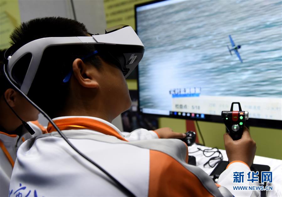 （新華全媒頭條&middot;圖文互動）（15）&ldquo;美麗的中國夢屬于你們&rdquo;&mdash;&mdash;以習(xí)近平同志為核心的黨中央關(guān)心少年兒童工作紀(jì)實