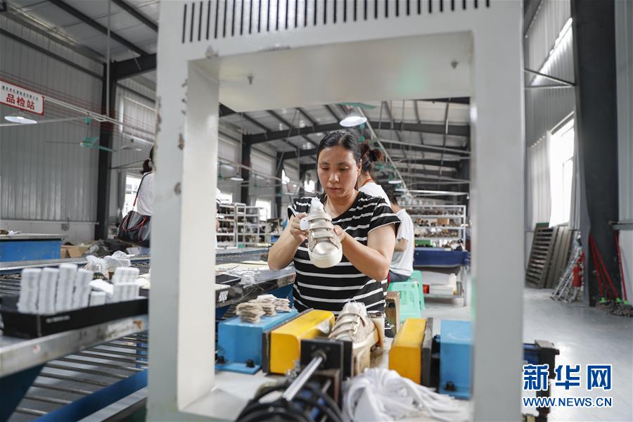 （落實&ldquo;六穩(wěn)&rdquo;&ldquo;六保&rdquo;一線見聞&middot;圖文互動）（2）&ldquo;不讓一名貧困勞動力失業(yè)！&rdquo;&mdash;&mdash;三峽庫區(qū)穩(wěn)就業(yè)見聞