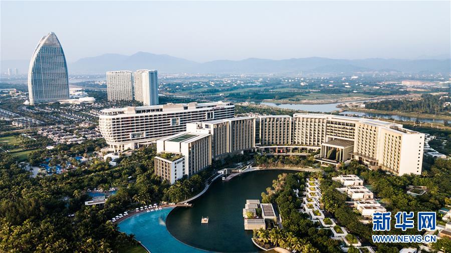 (在習(xí)近平新時(shí)代中國(guó)特色社會(huì)主義思想指引下——新時(shí)代新作為新篇章·習(xí)近平總書記關(guān)切事·圖文互動(dòng))(8)感受開(kāi)放新魅力——海南自由貿(mào)易港建設(shè)開(kāi)局觀察