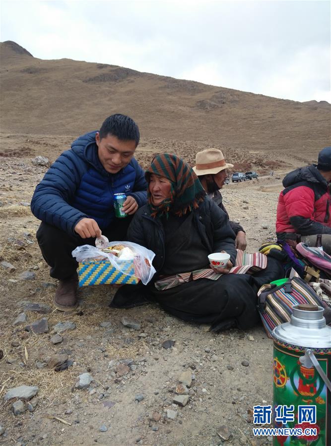 （在習近平新時代中國特色社會主義思想指引下——新時代新作為新篇章·習近平總書記關(guān)切事·圖文互動）（3）青春做伴，西部放歌——走近扎根西部建設(shè)邊疆的大學生們