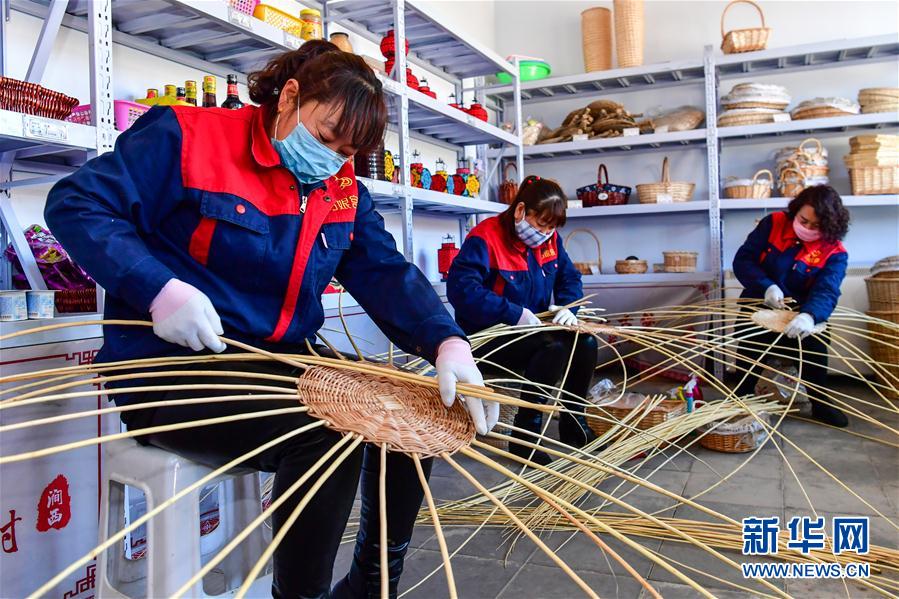 (新華全媒頭條·圖文互動)(2)黃土地上向陽花開——來自山西深度貧困地區(qū)的脫貧故事