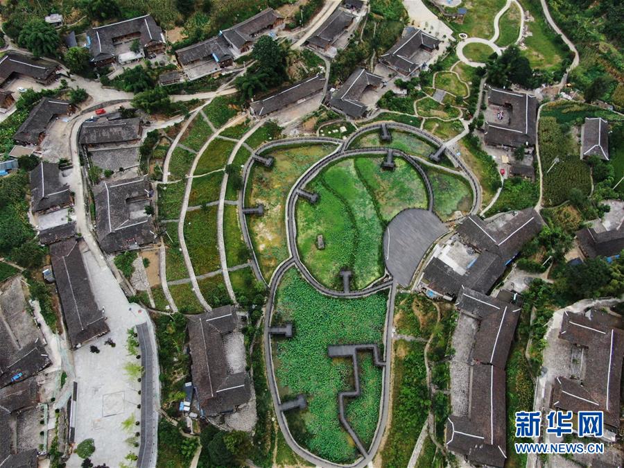 (圖文互動(dòng))(1)深山苗寨新生記